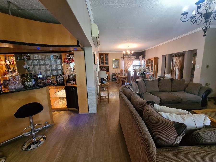 5 Bedroom Property for Sale in Maraldi Estate Free State